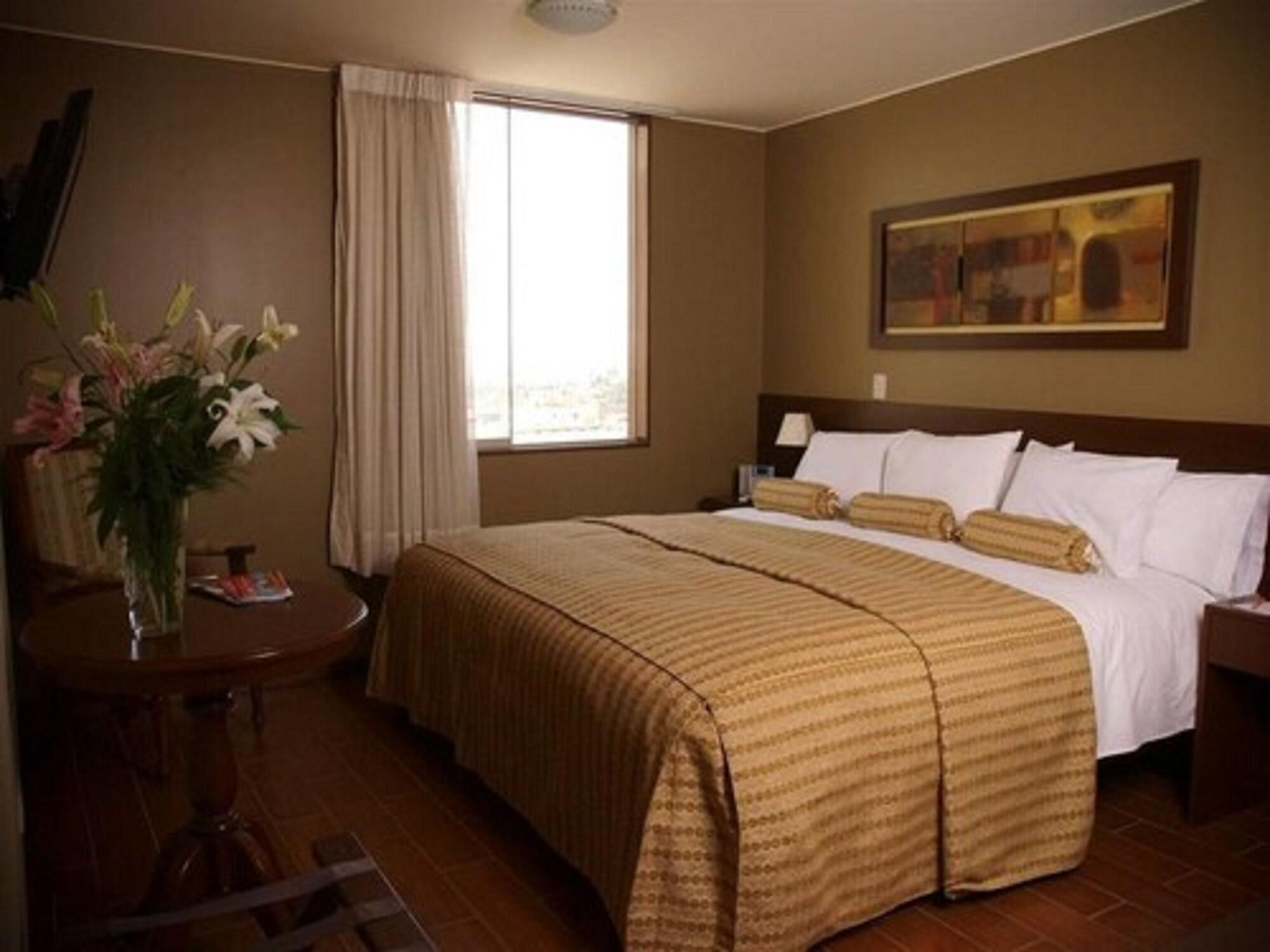 Tambos Hotel 3*